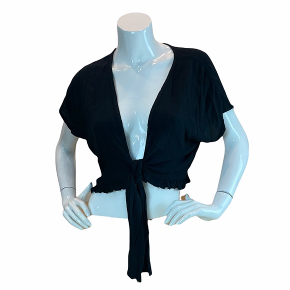 O’Neill Black Tie-Front Oriana Crop Top - Picture 5 of 11